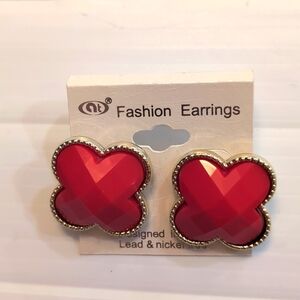 NEW | Clover Stud Earrings Red Gold